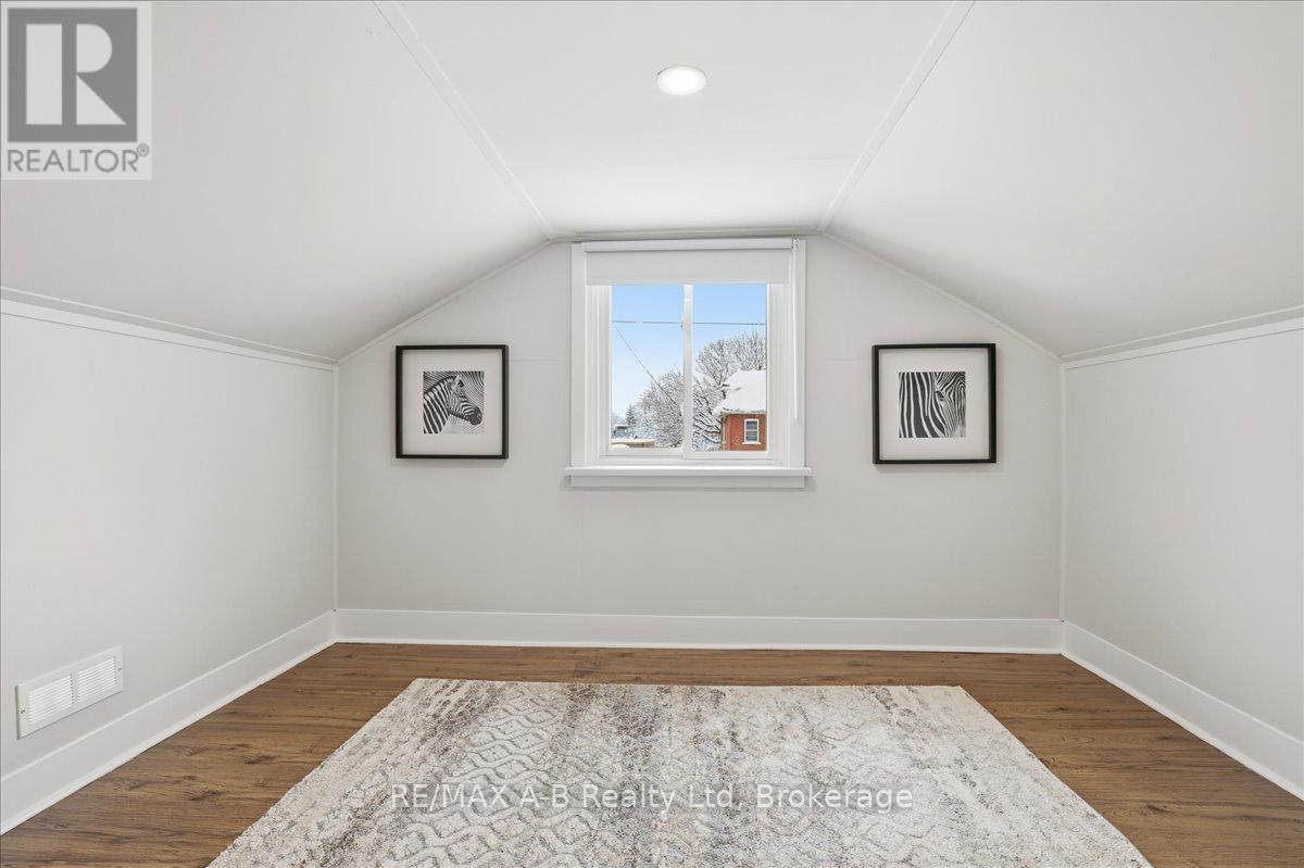 296 Huron Street, Stratford, Ontario N5A 5T4 - Photo 31 - X12631054