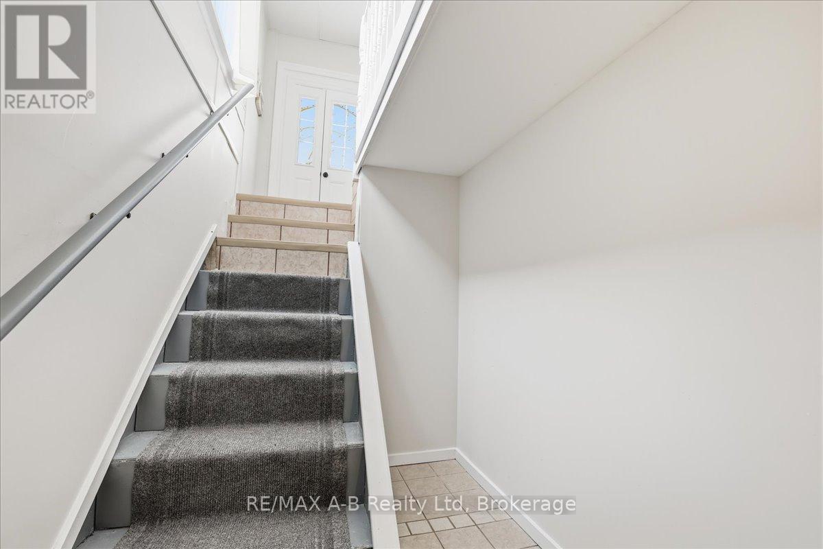 296 Huron Street, Stratford, Ontario N5A 5T4 - Photo 36 - X12631054