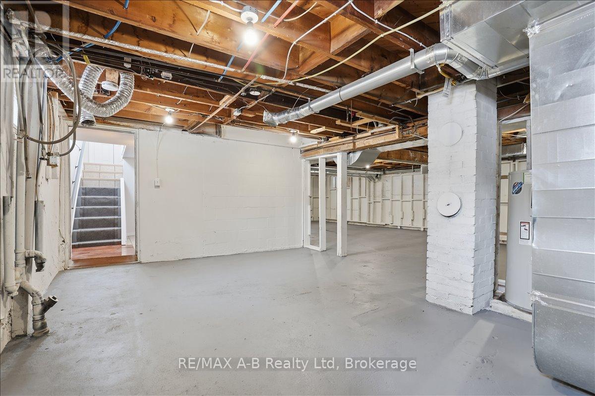 296 Huron Street, Stratford, Ontario N5A 5T4 - Photo 37 - X12631054