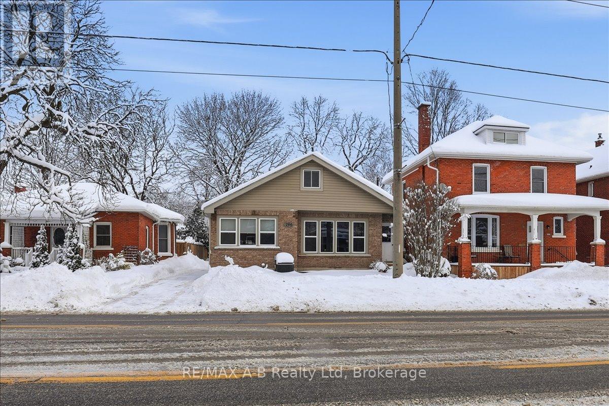 296 Huron Street, Stratford, Ontario N5A 5T4 - Photo 4 - X12631054