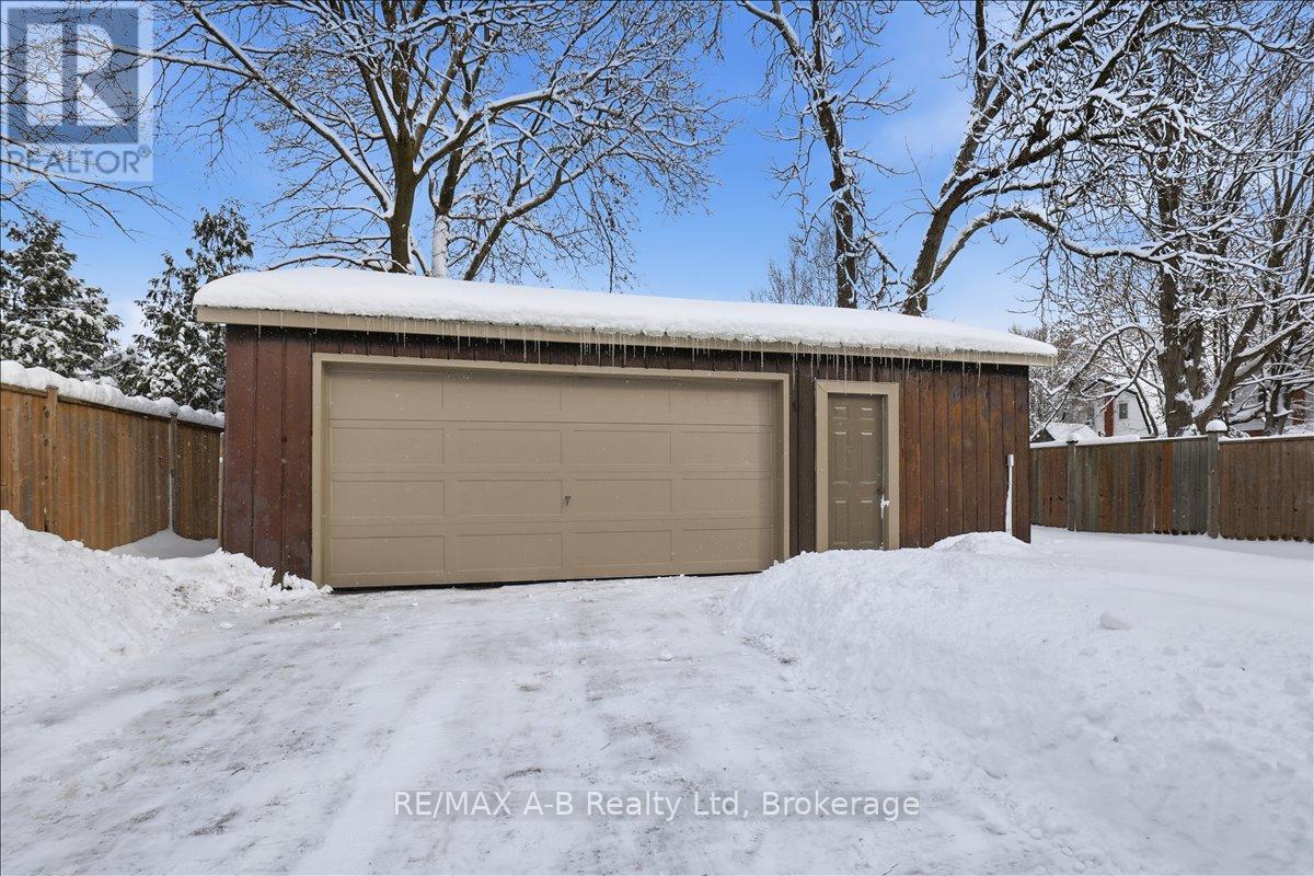 296 Huron Street, Stratford, Ontario N5A 5T4 - Photo 42 - X12631054