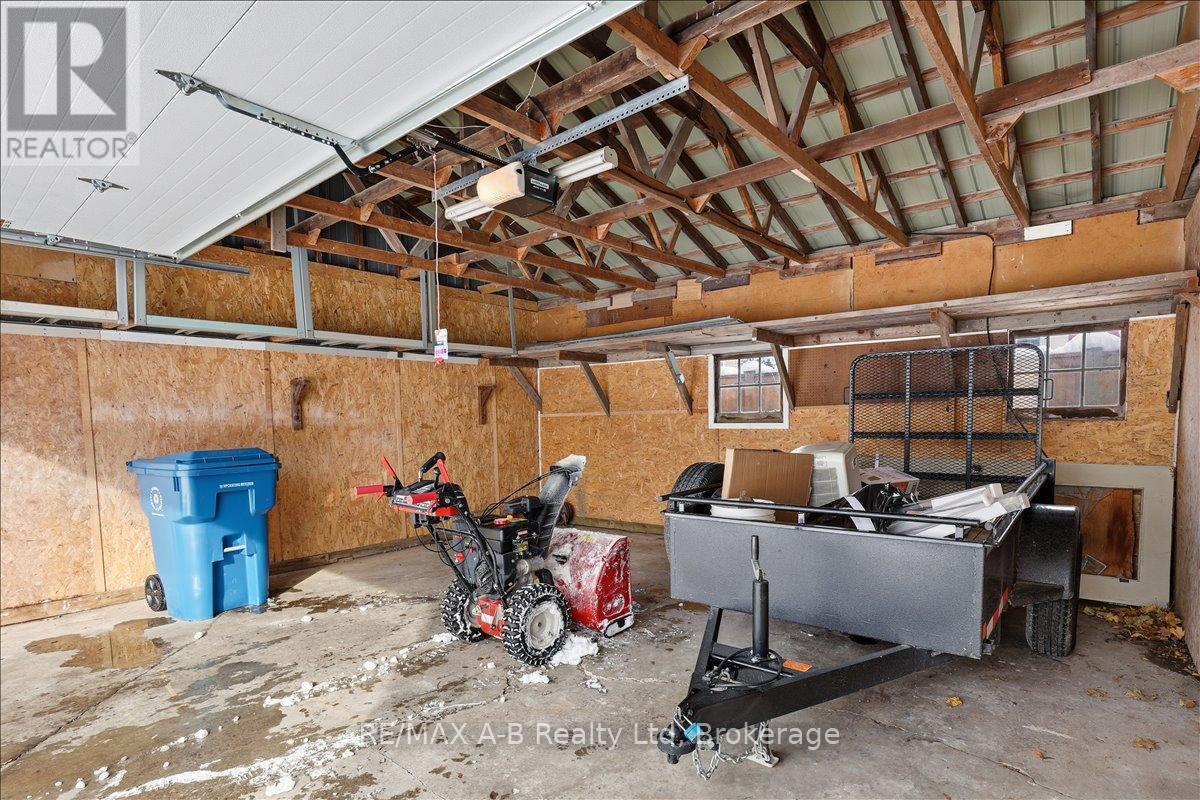 296 Huron Street, Stratford, Ontario N5A 5T4 - Photo 43 - X12631054