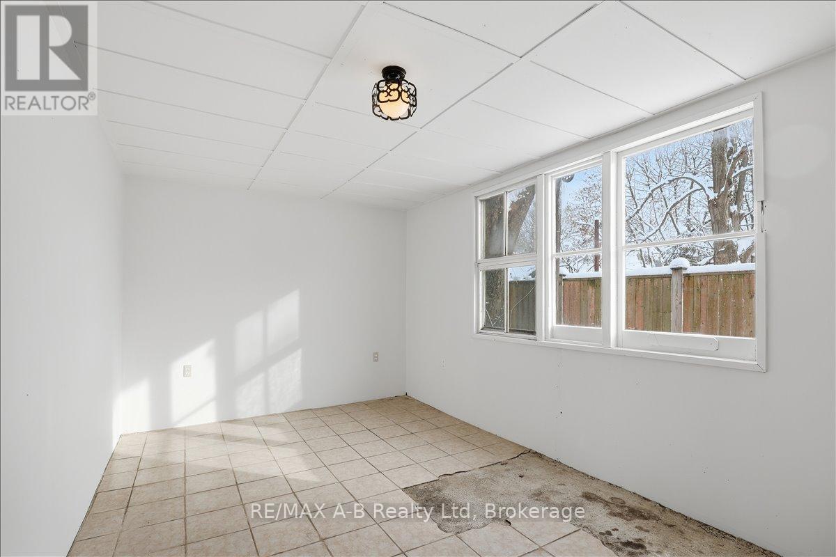 296 Huron Street, Stratford, Ontario N5A 5T4 - Photo 45 - X12631054