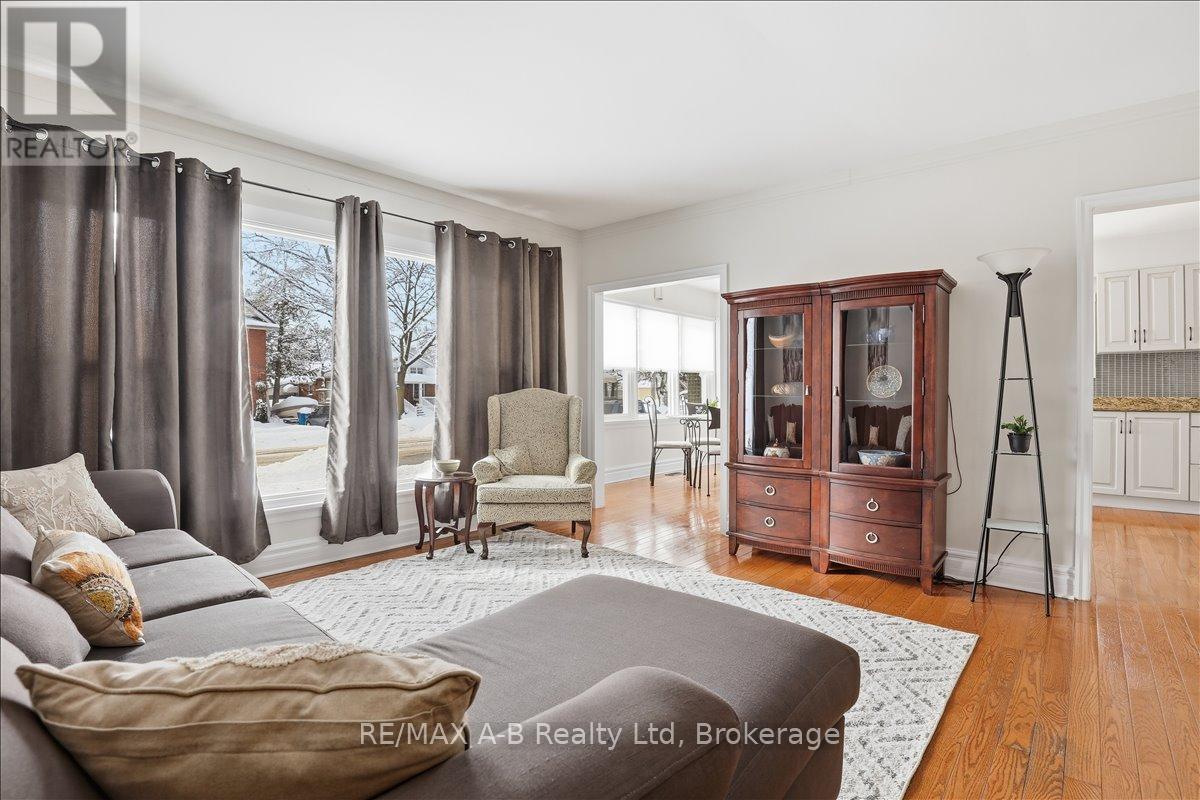 296 Huron Street, Stratford, Ontario N5A 5T4 - Photo 5 - X12631054