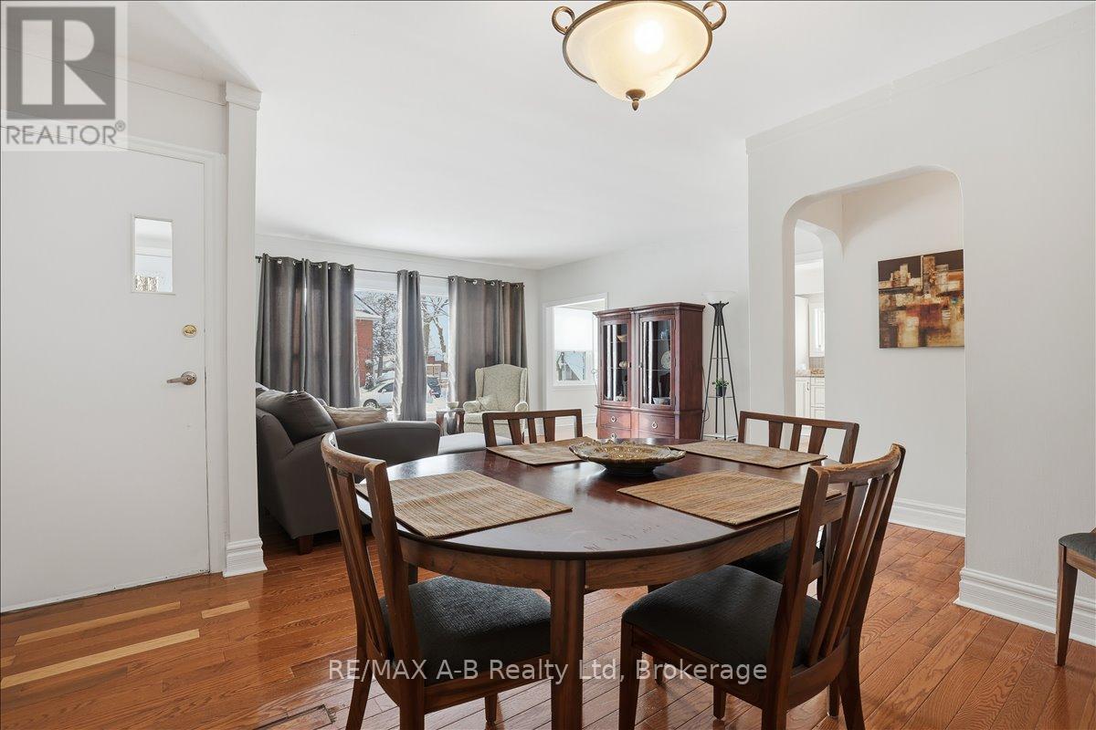 296 Huron Street, Stratford, Ontario N5A 5T4 - Photo 9 - X12631054