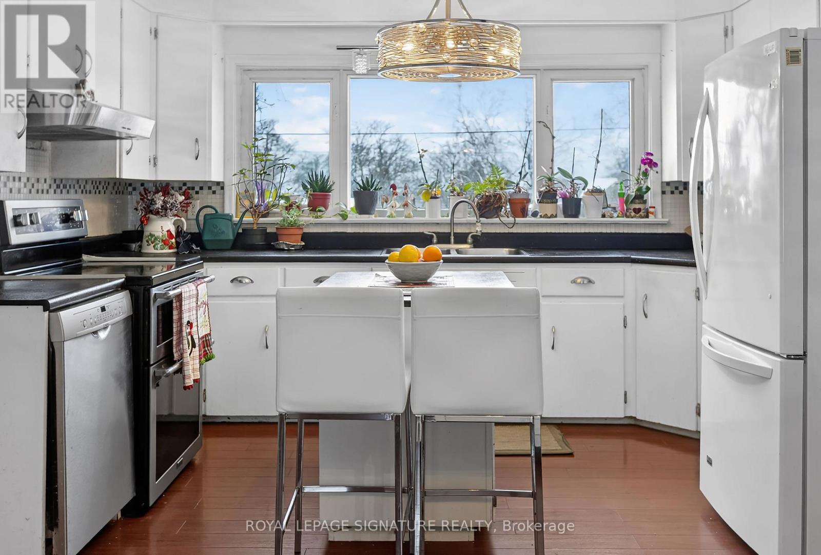 82 First Avenue, Quinte West, Ontario  K8V 4C5 - Photo 12 - X12630984