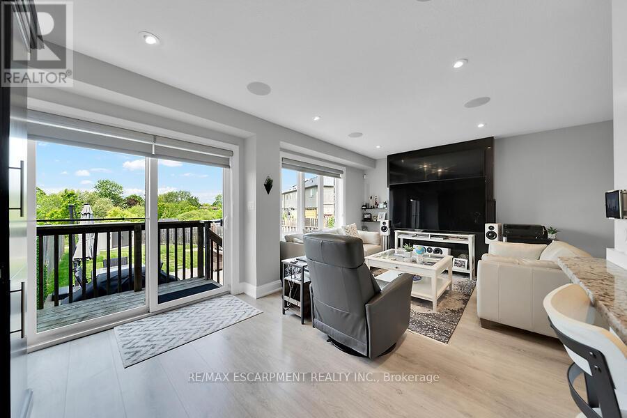 123 Westbank Trail, Hamilton, Ontario  L8J 0H3 - Photo 24 - X12389769