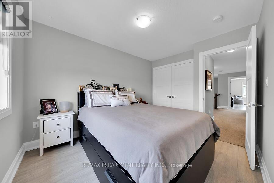 123 Westbank Trail, Hamilton, Ontario  L8J 0H3 - Photo 16 - X12389769