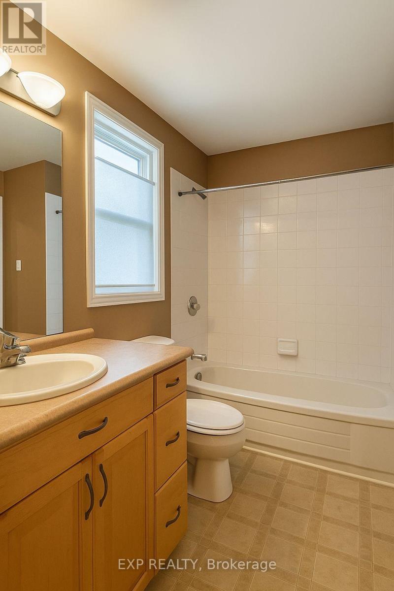 1023 Vista Barrett Private, Ottawa, Ontario K4P 1C8 - Photo 13 - X12631036