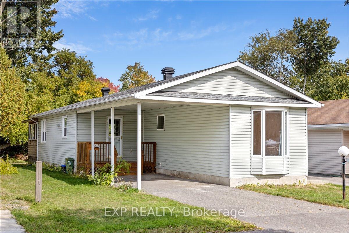 1023 Vista Barrett Private, Ottawa, Ontario K4P 1C8 - Photo 2 - X12631036