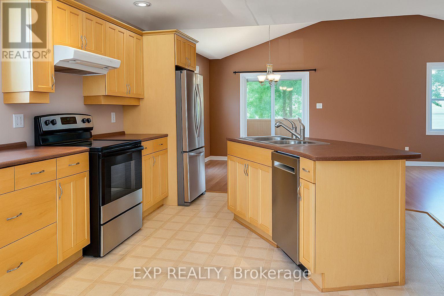 1023 Vista Barrett Private, Ottawa, Ontario K4P 1C8 - Photo 4 - X12631036