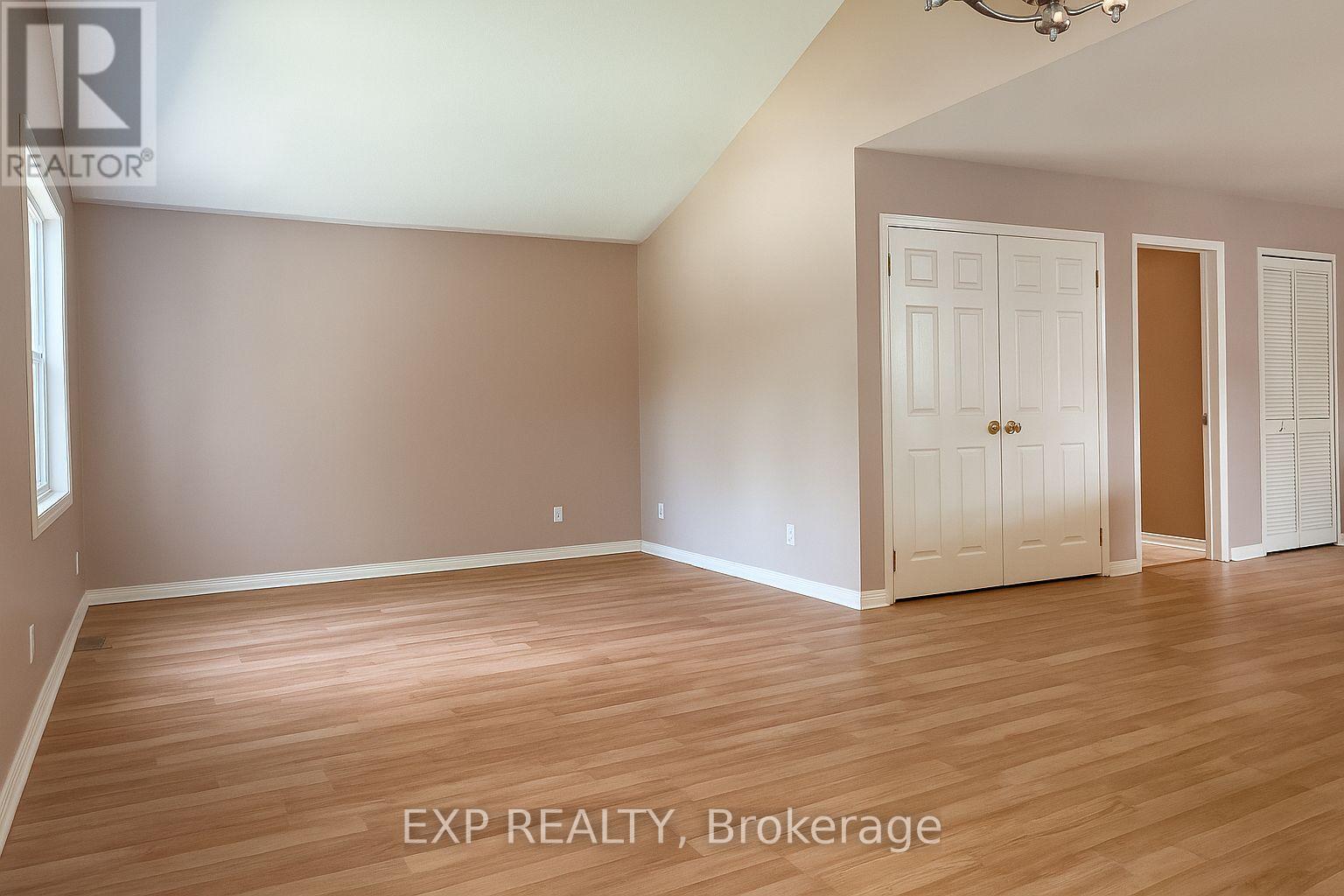 1023 Vista Barrett Private, Ottawa, Ontario K4P 1C8 - Photo 7 - X12631036