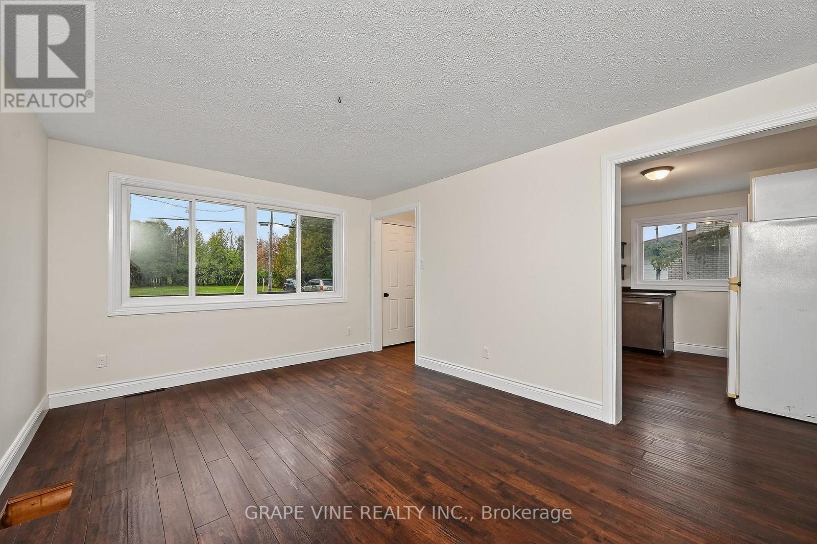 179 Victoria Street, Mississippi Mills, Ontario K0A 1A0 - Photo 5 - X12631126