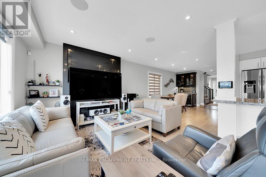 123 Westbank Trail, Hamilton, Ontario  L8J 0H3 - Photo 25 - X12389769