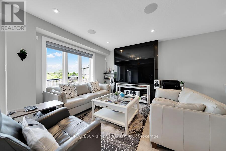 123 Westbank Trail, Hamilton, Ontario  L8J 0H3 - Photo 26 - X12389769