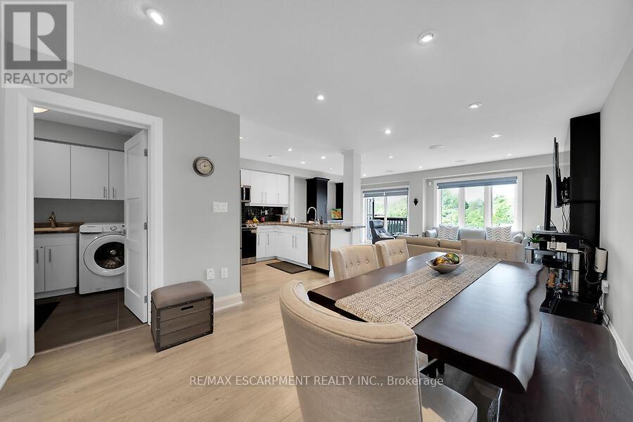 123 Westbank Trail, Hamilton, Ontario  L8J 0H3 - Photo 20 - X12389769