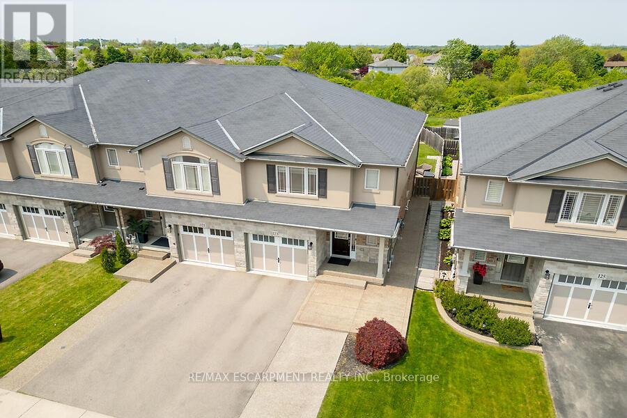 123 Westbank Trail, Hamilton, Ontario  L8J 0H3 - Photo 35 - X12389769