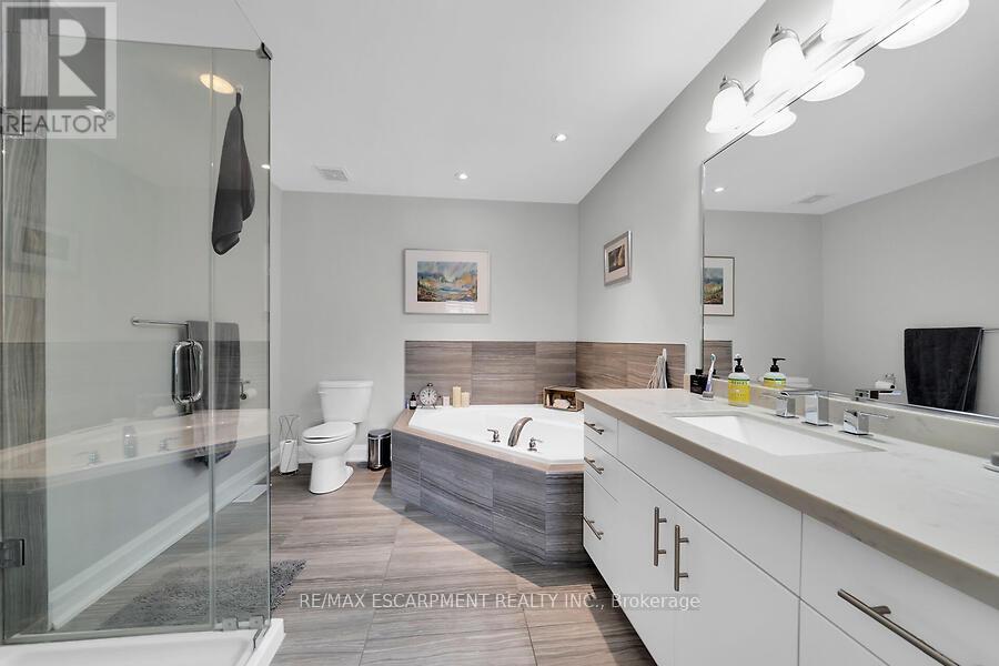 123 Westbank Trail, Hamilton, Ontario  L8J 0H3 - Photo 11 - X12389769