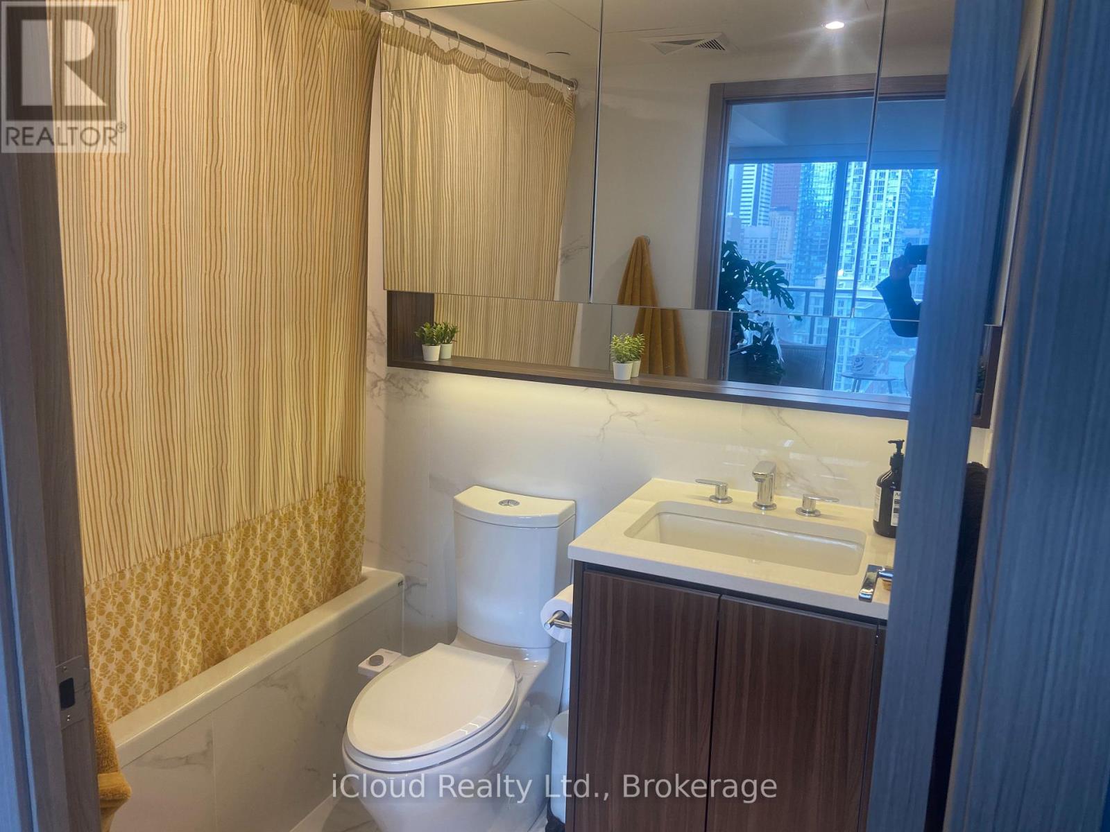 2502 - 38 Widmer Street, Toronto, Ontario  M5V 0P7 - Photo 12 - C12562170