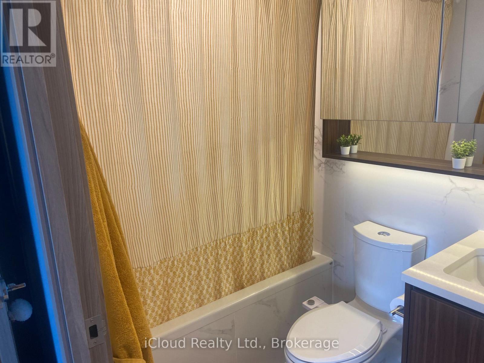 2502 - 38 Widmer Street, Toronto, Ontario  M5V 0P7 - Photo 17 - C12562170