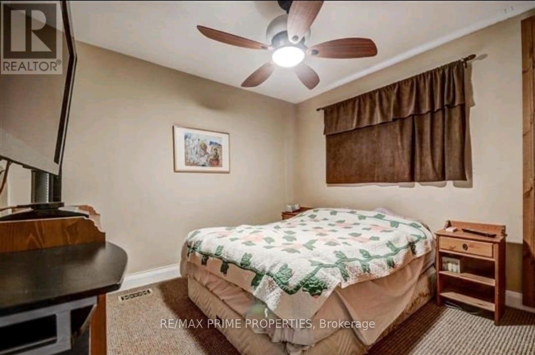 37 Marilyn Crescent, Toronto, Ontario  M4B 3C5 - Photo 6 - E12477475