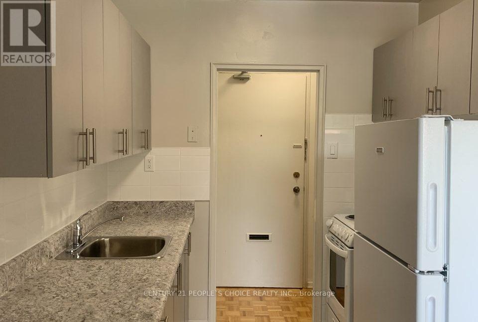 307 - 52 Park Street E, Mississauga, Ontario  L5G 1M1 - Photo 3 - W12454322