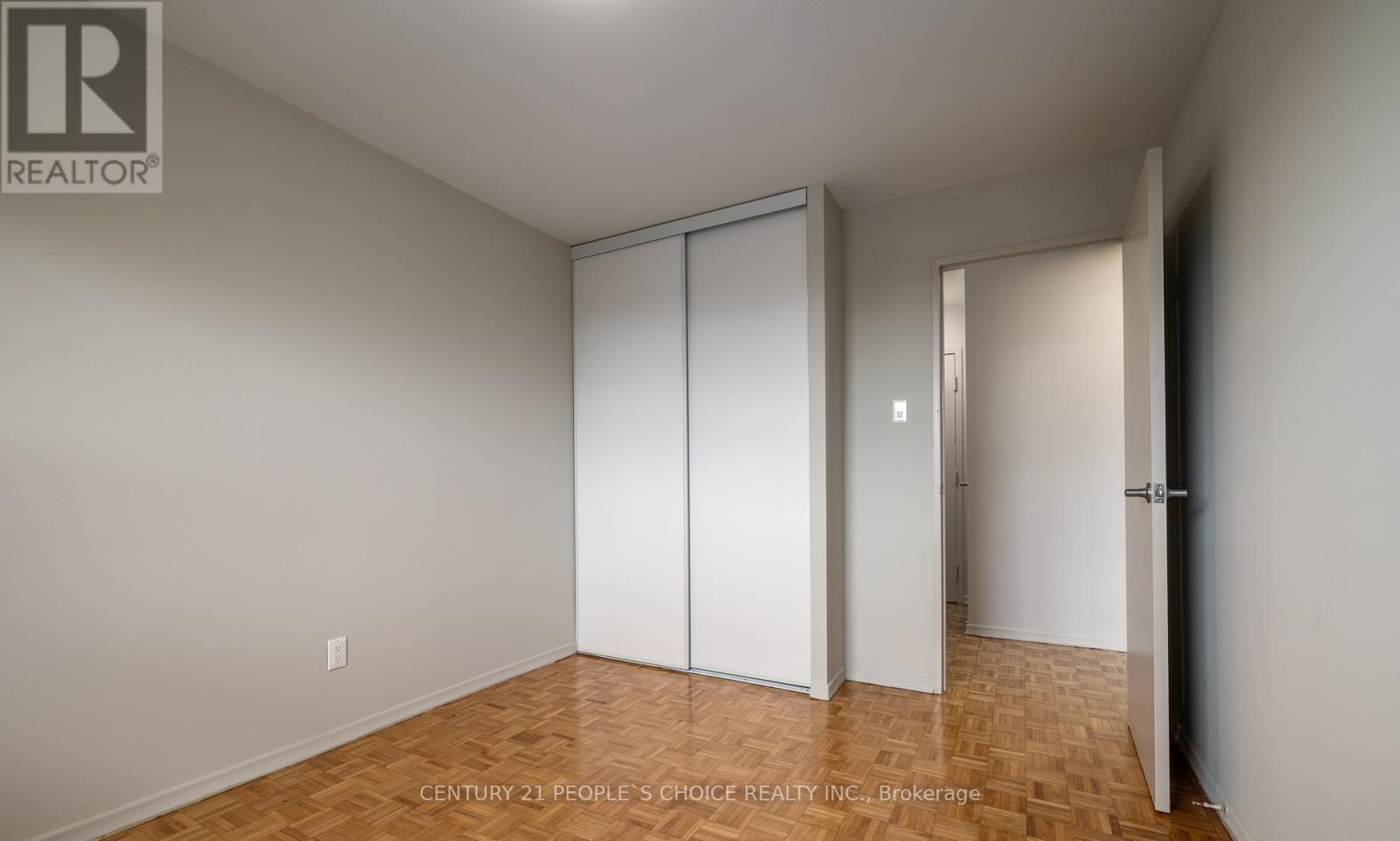 504 - 573 North Service Road, Mississauga, Ontario  L5A 1B5 - Photo 9 - W12515010