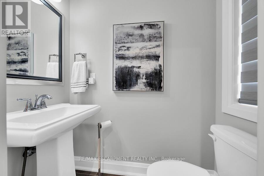 123 Westbank Trail, Hamilton, Ontario  L8J 0H3 - Photo 5 - X12389769