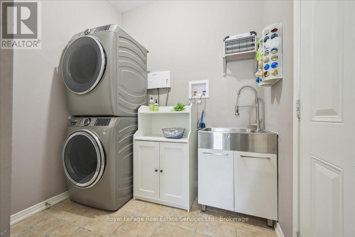 4737 Deforest Crescent, Burlington, Ontario  L7M 0K1 - Photo 12 - W12631130