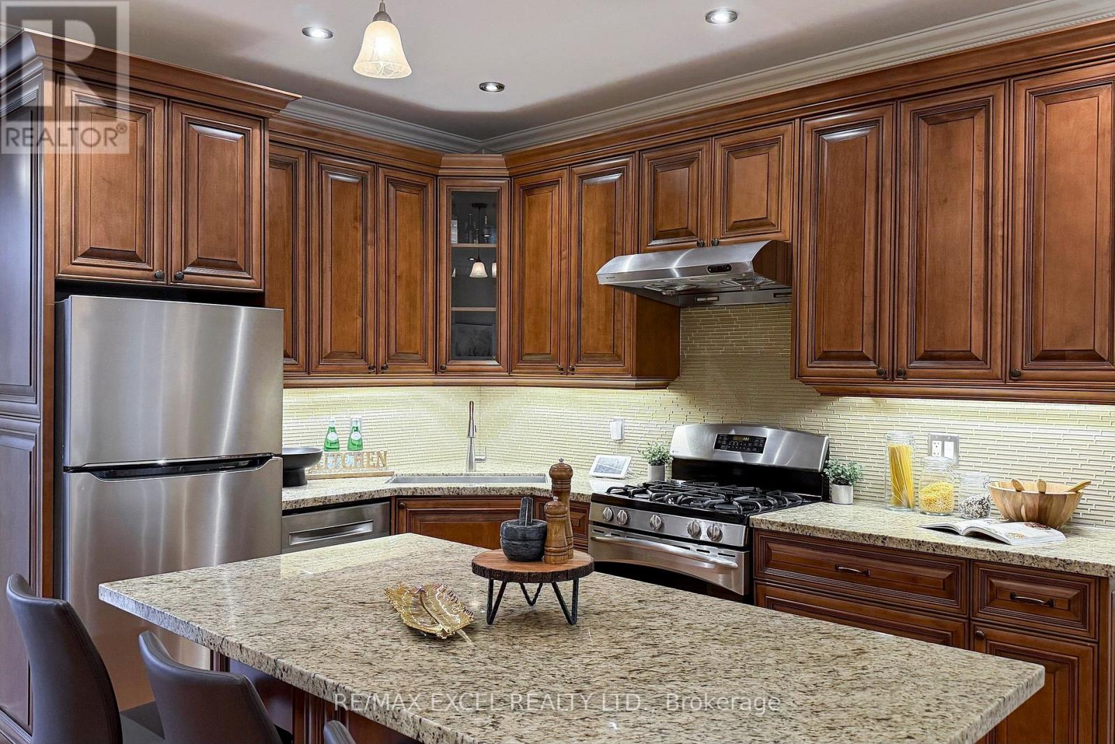 90 Fairleigh Crescent, Toronto, Ontario  M6C 3R9 - Photo 10 - C12629984