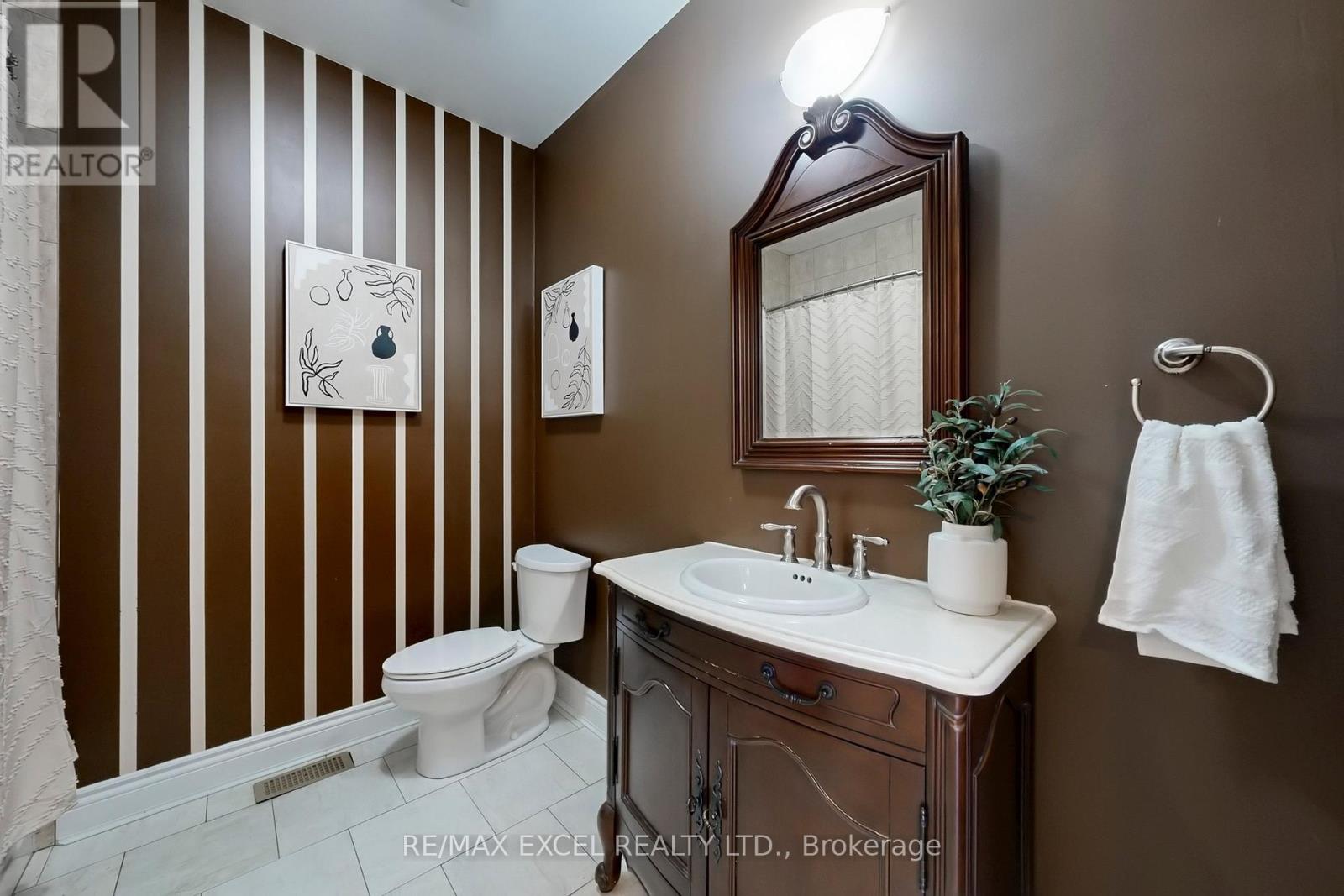 90 Fairleigh Crescent, Toronto, Ontario  M6C 3R9 - Photo 17 - C12629984