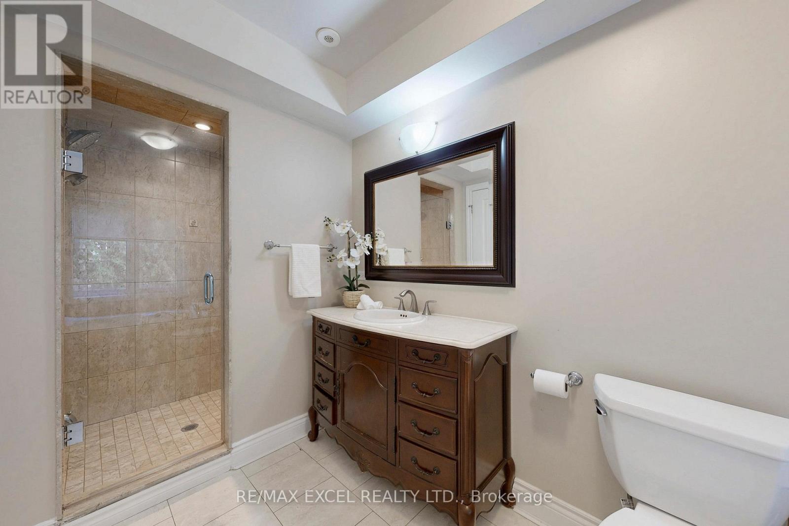 90 Fairleigh Crescent, Toronto, Ontario  M6C 3R9 - Photo 24 - C12629984