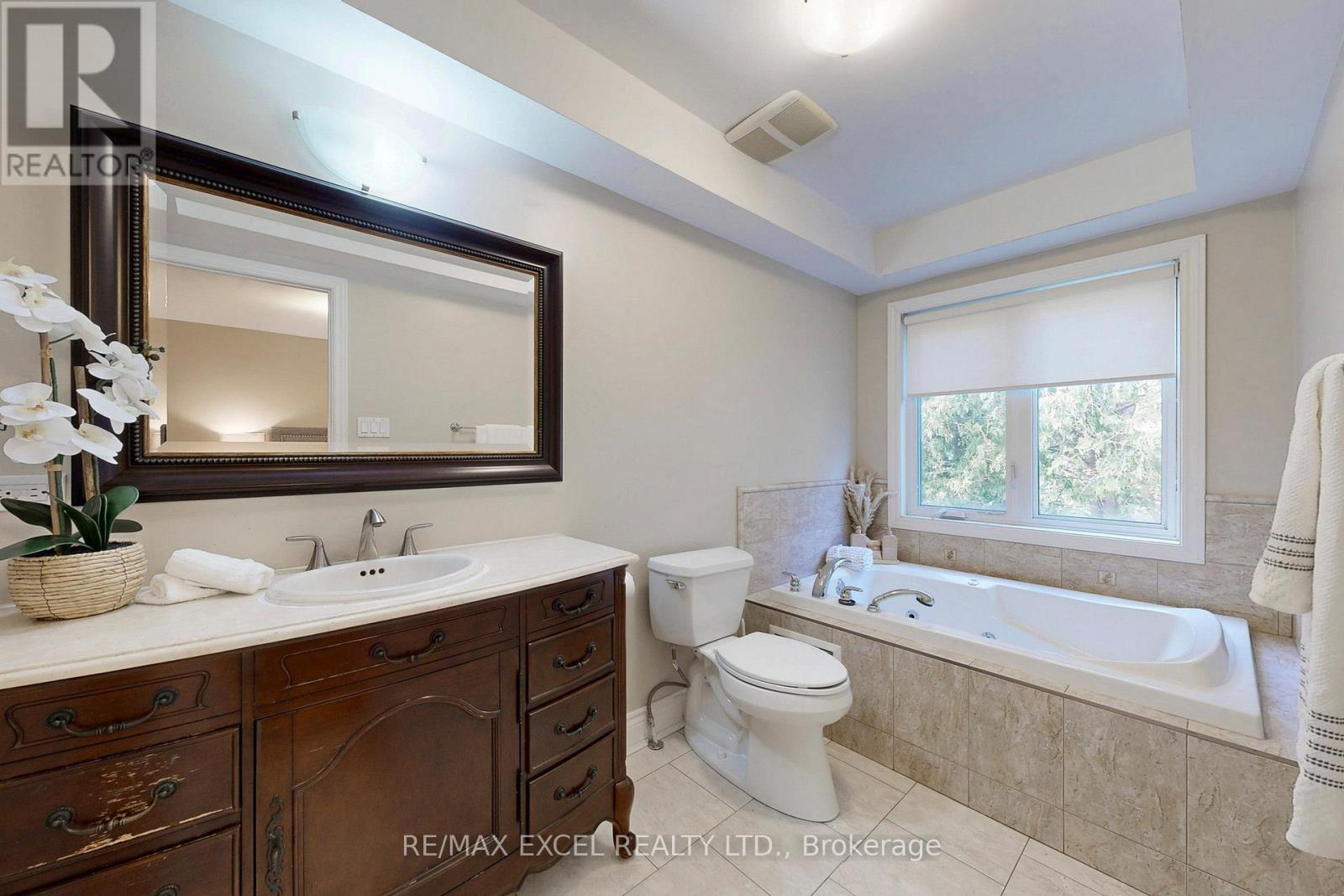 90 Fairleigh Crescent, Toronto, Ontario  M6C 3R9 - Photo 23 - C12629984