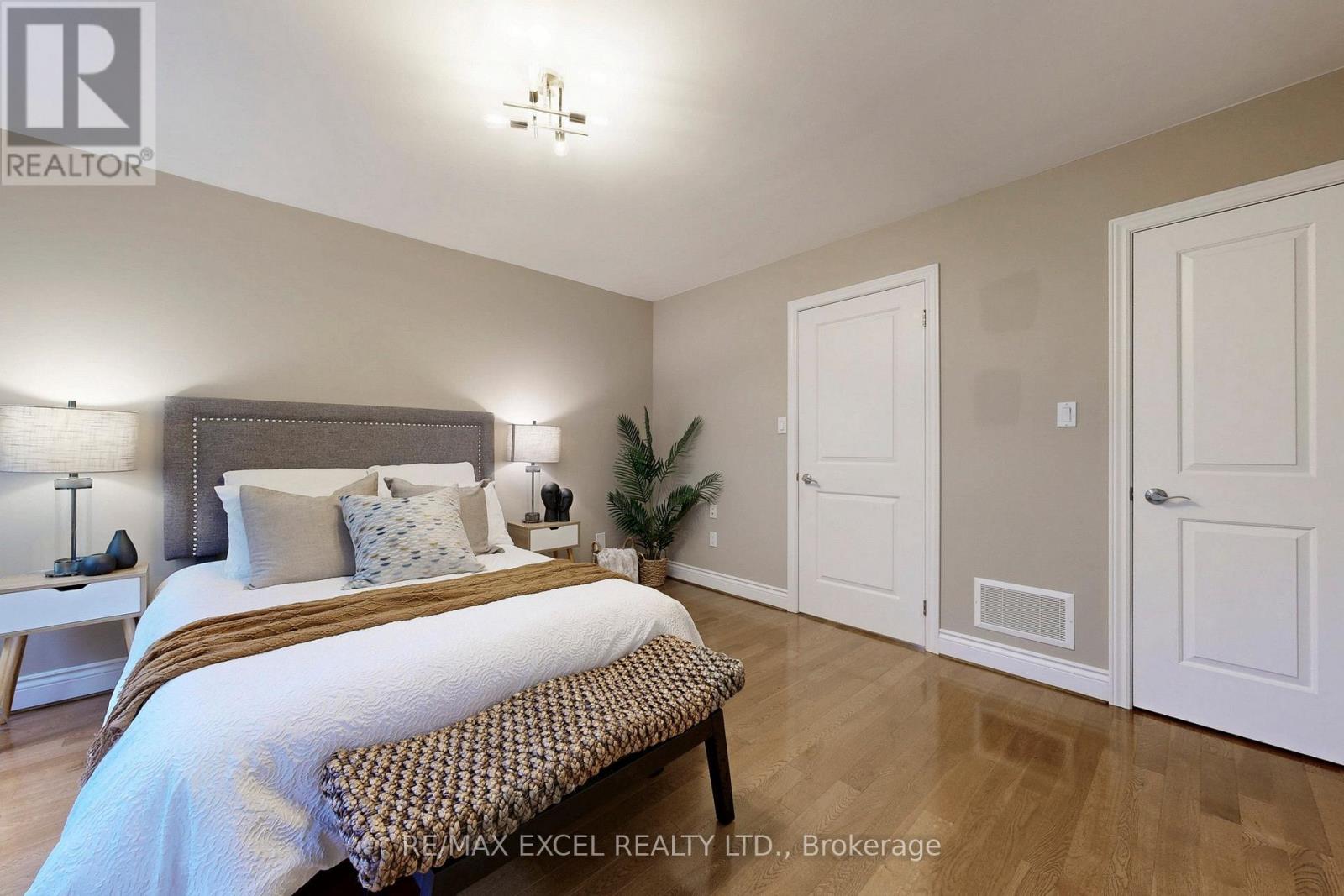 90 Fairleigh Crescent, Toronto, Ontario  M6C 3R9 - Photo 21 - C12629984