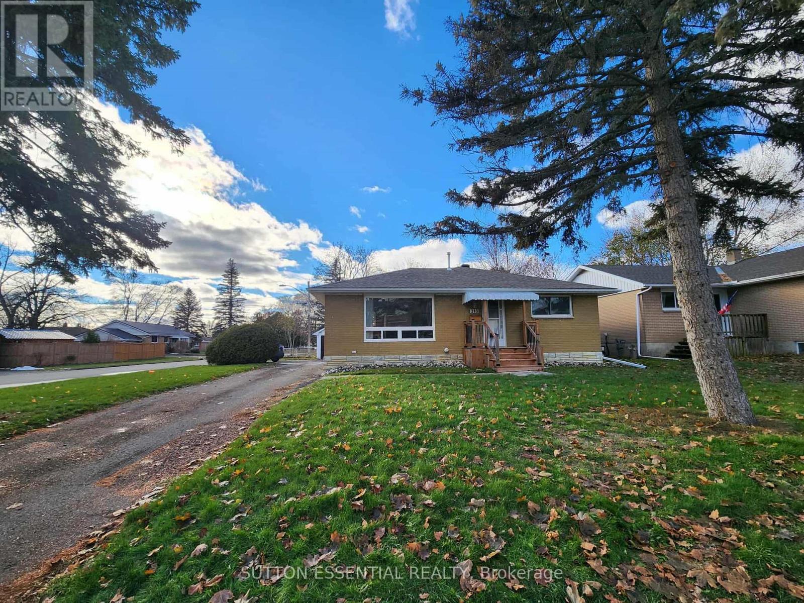 316 First Avenue, Brockville, Ontario  K6V 3C1 - Photo 2 - X12573376