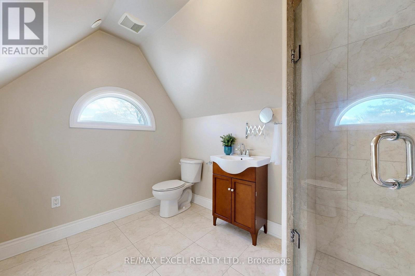 90 Fairleigh Crescent, Toronto, Ontario  M6C 3R9 - Photo 35 - C12629984