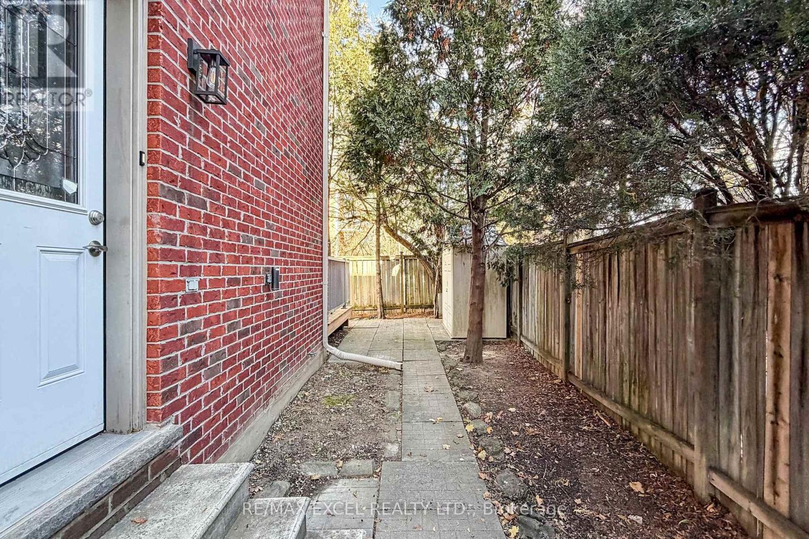 90 Fairleigh Crescent, Toronto, Ontario  M6C 3R9 - Photo 50 - C12629984