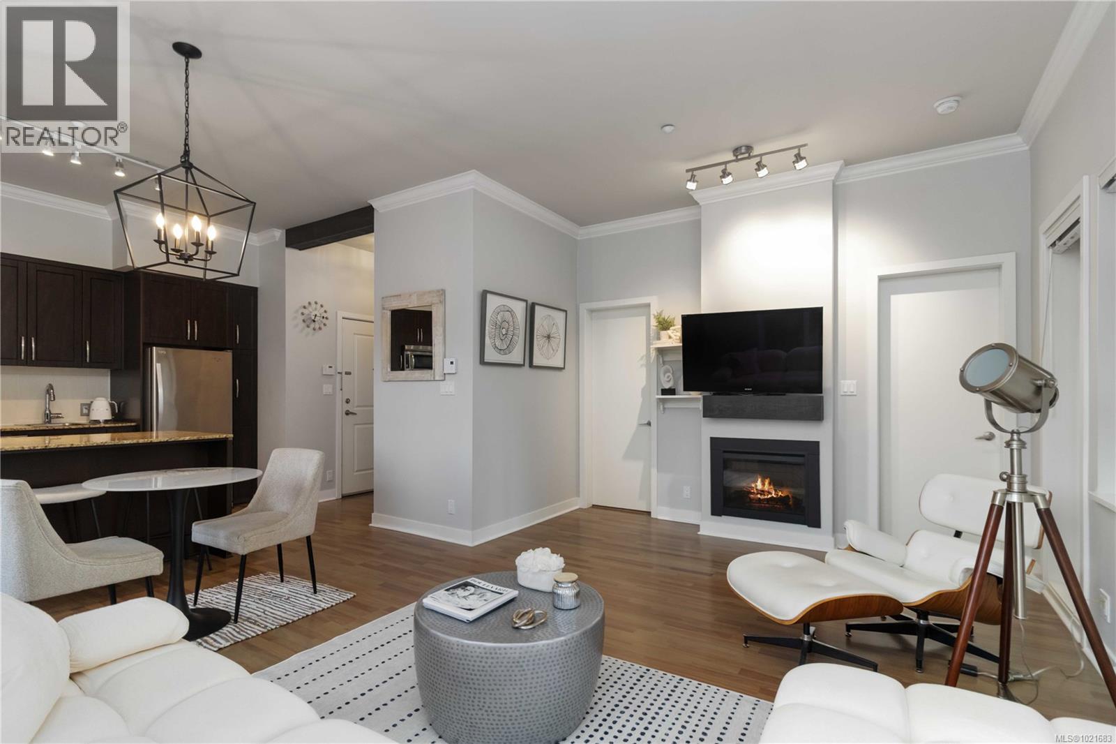 420 1395 Bear Mountain Pkwy, Langford, British Columbia  V9B 0E1 - Photo 3 - 1021683