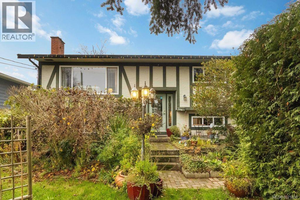 9930 Bessredge Pl, Sidney, British Columbia