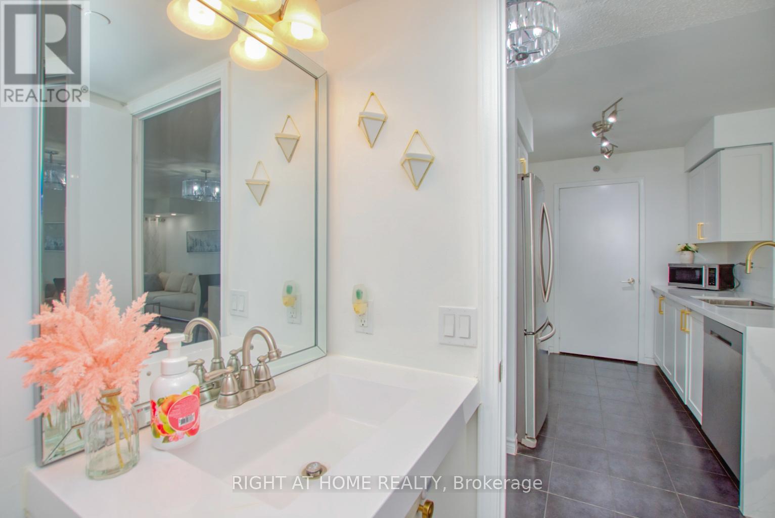 827 - 35 Saranac Boulevard, Toronto, Ontario  M6A 2G4 - Photo 12 - C12482865