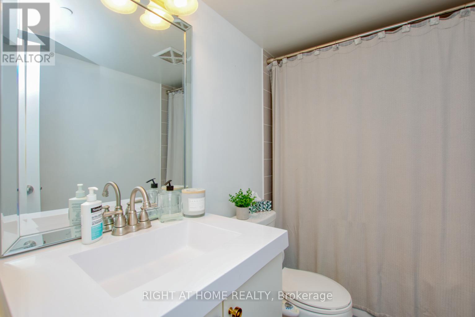 827 - 35 Saranac Boulevard, Toronto, Ontario  M6A 2G4 - Photo 18 - C12482865