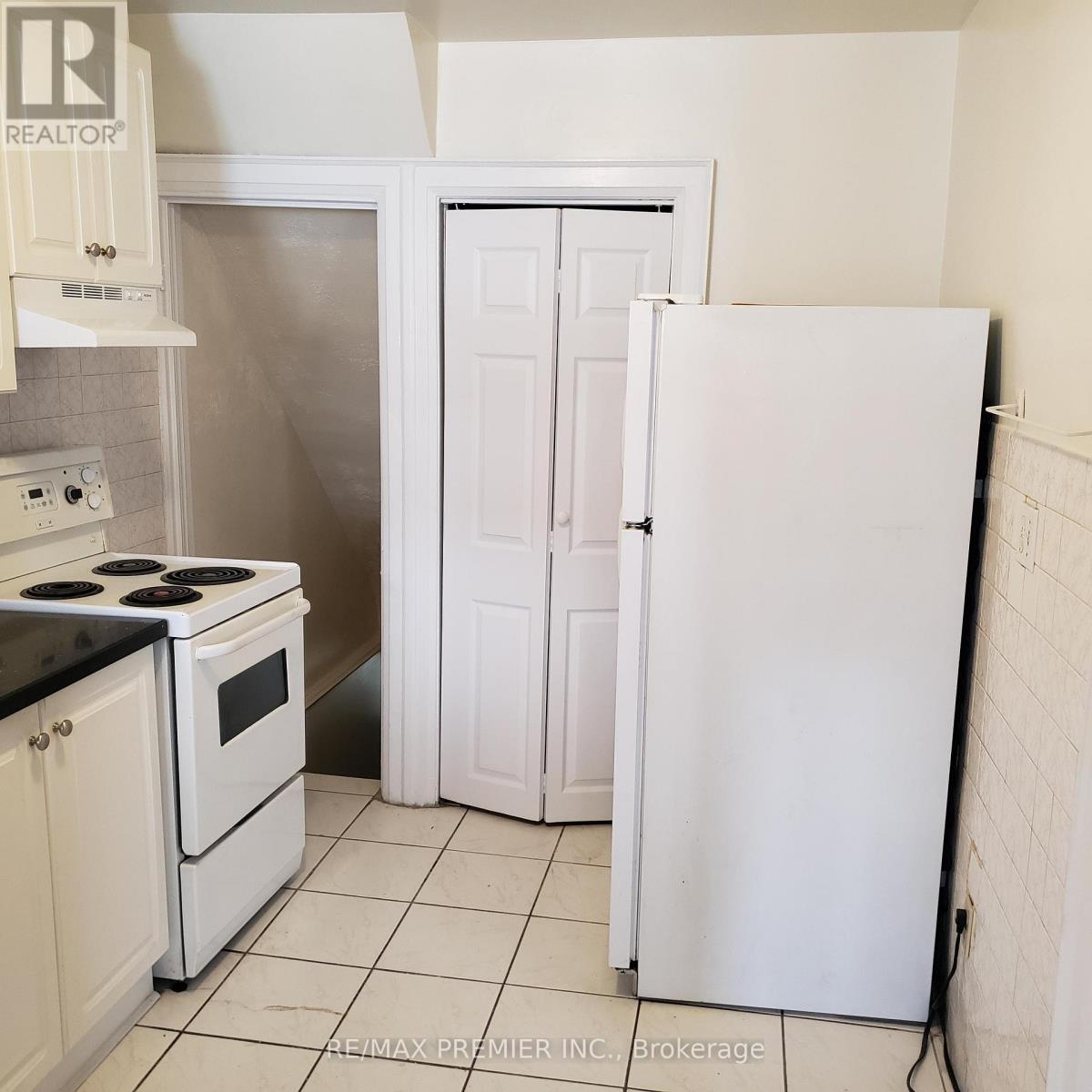 118 Bude Street, Toronto, Ontario  M6E 2E5 - Photo 10 - C12631046