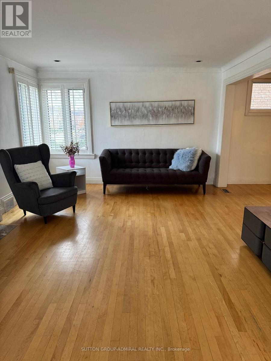 591 Woburn Avenue, Toronto, Ontario  M5M 1L8 - Photo 6 - C12631078