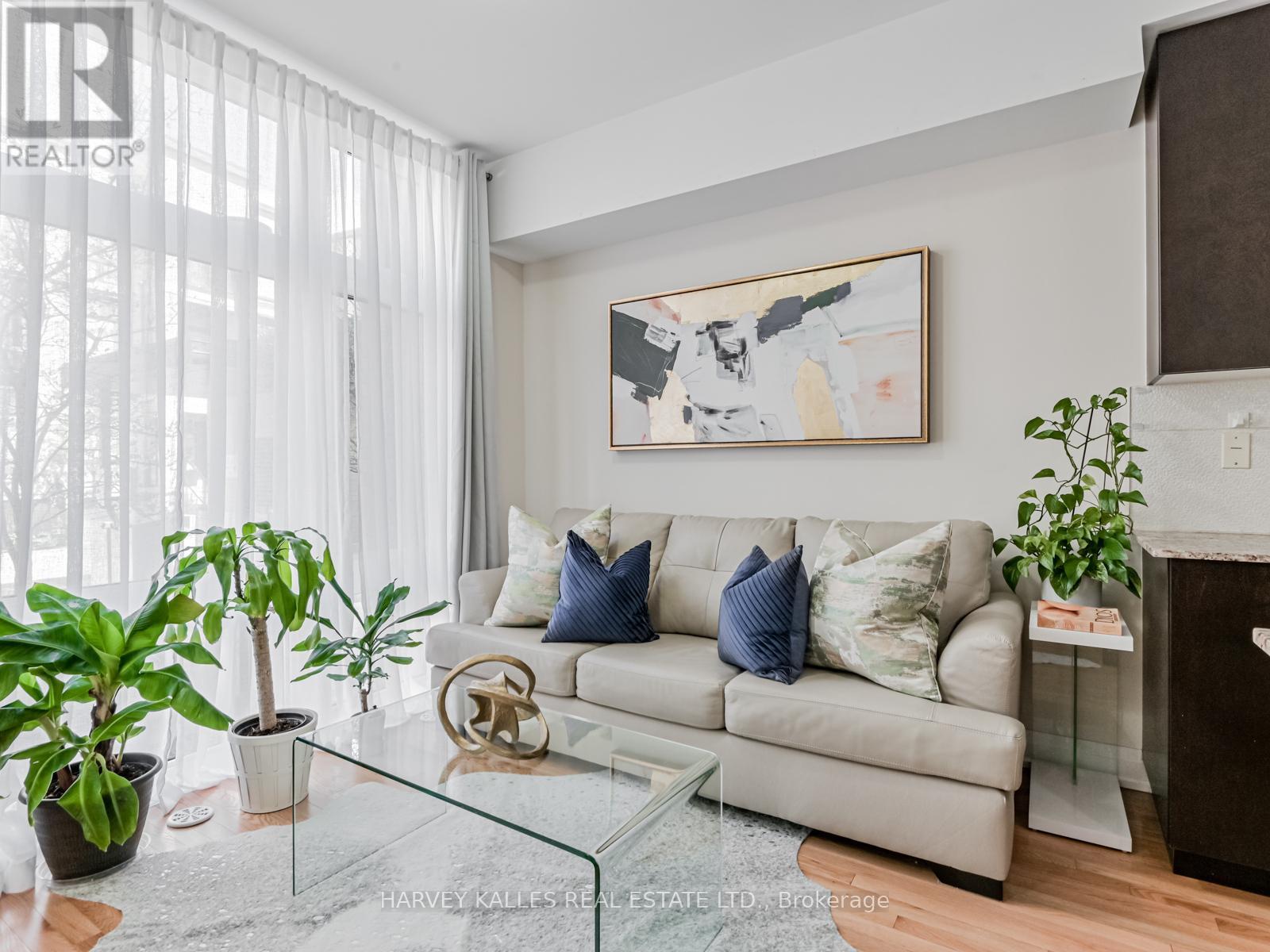 55 - 19 Eldora Avenue, Toronto (Newtonbrook West), Ontario  M2M 0B5 - Photo 6 - C12631086