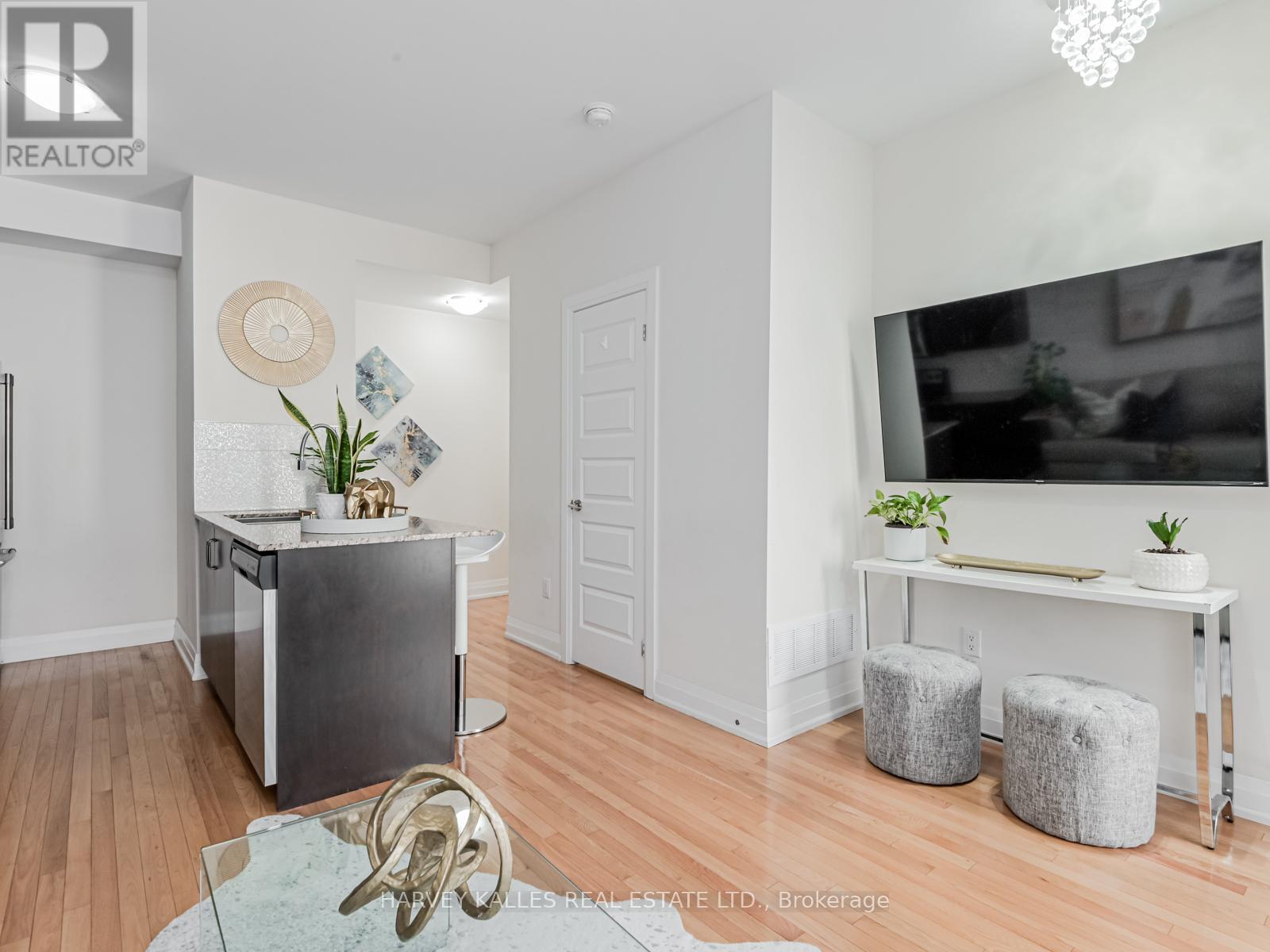 55 - 19 Eldora Avenue, Toronto (Newtonbrook West), Ontario  M2M 0B5 - Photo 9 - C12631086