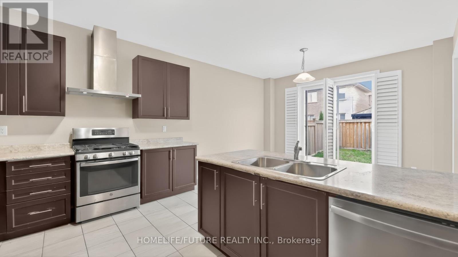 2372 Equestrian Crescent, Oshawa, Ontario  L1L 0L6 - Photo 15 - E12631074