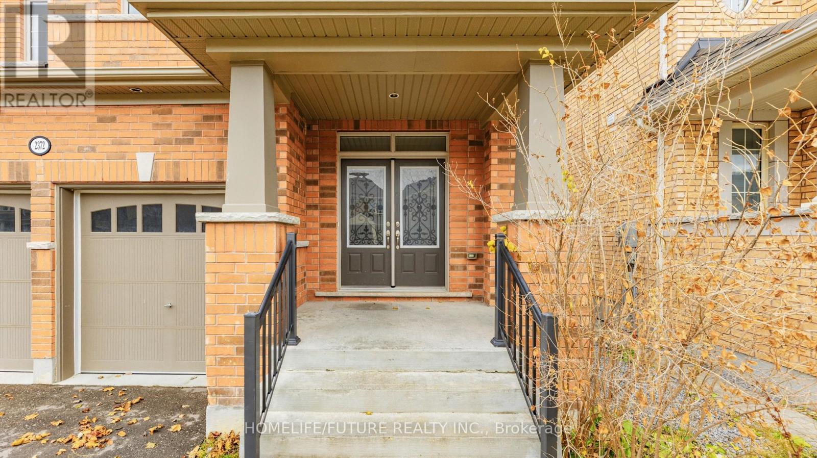 2372 Equestrian Crescent, Oshawa, Ontario  L1L 0L6 - Photo 4 - E12631074