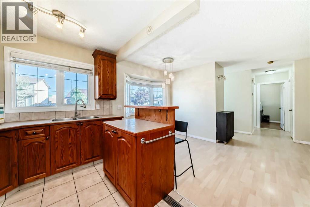 31 Castleglen Crescent Ne, Calgary, Alberta T3J 1N2 - Photo 7 - A2274099