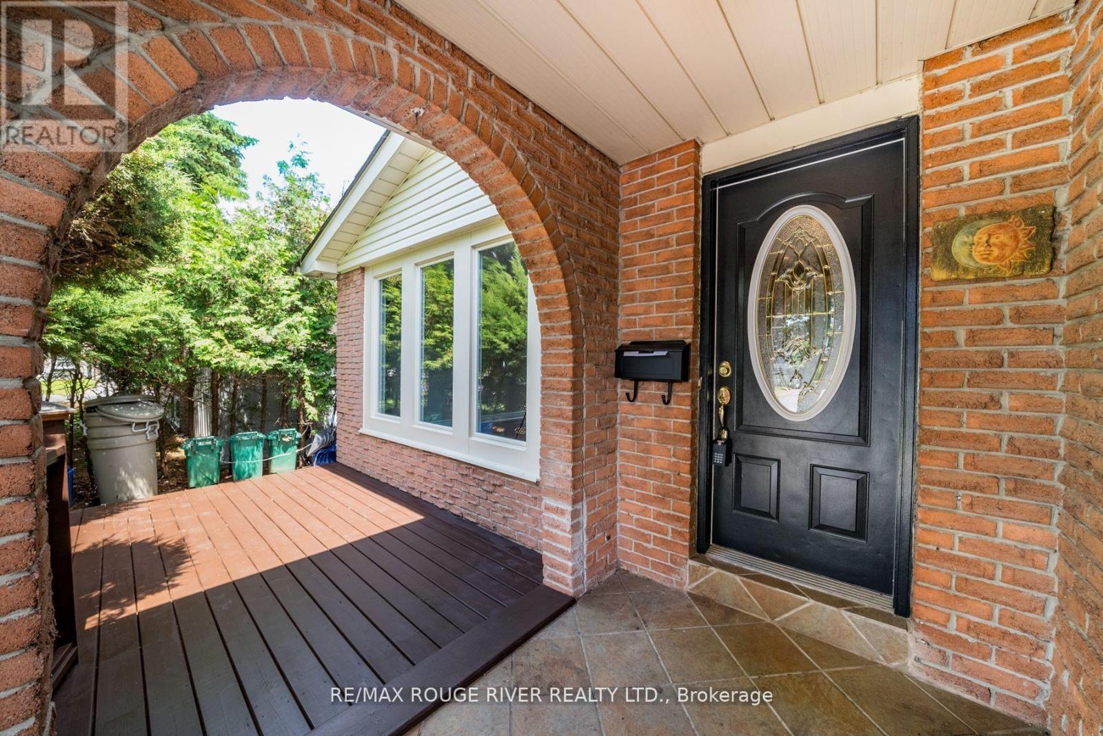 MAIN - 3 SWANSTON CRESCENT, Ajax, Ontario