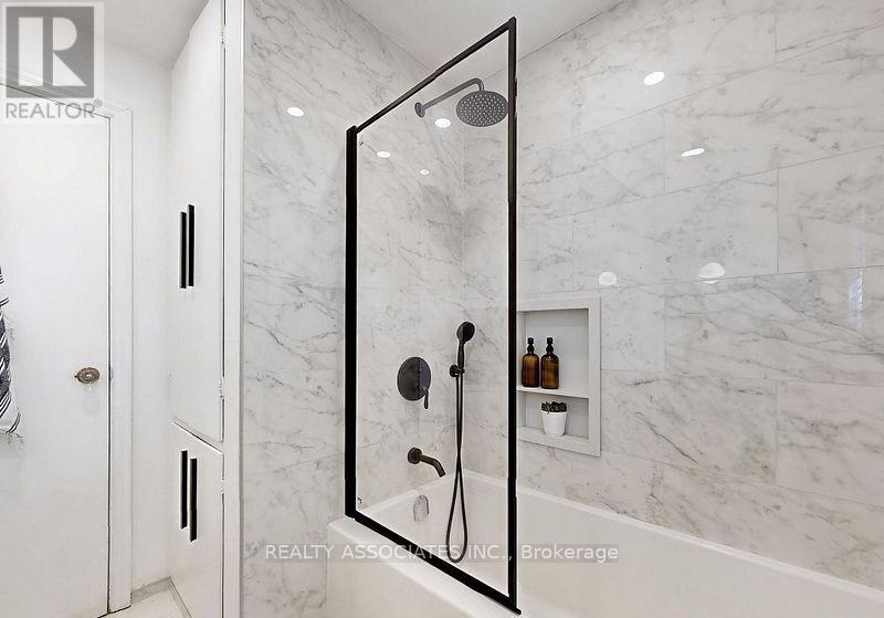 15 White Avenue, Toronto, Ontario  M1C 1P1 - Photo 14 - E12631050